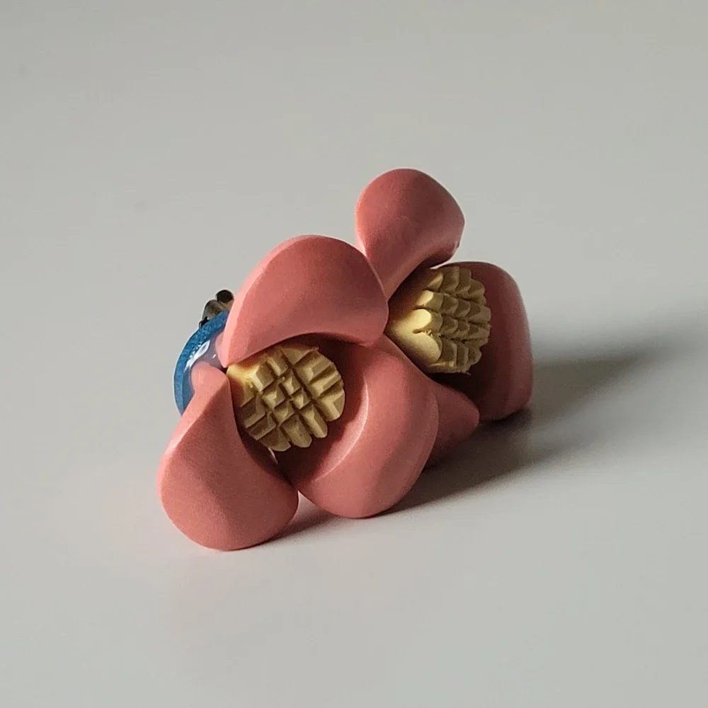 Vintage Carved Wood Flower Clip On Earrings Women OS Pink Blue Retro Cottagecore